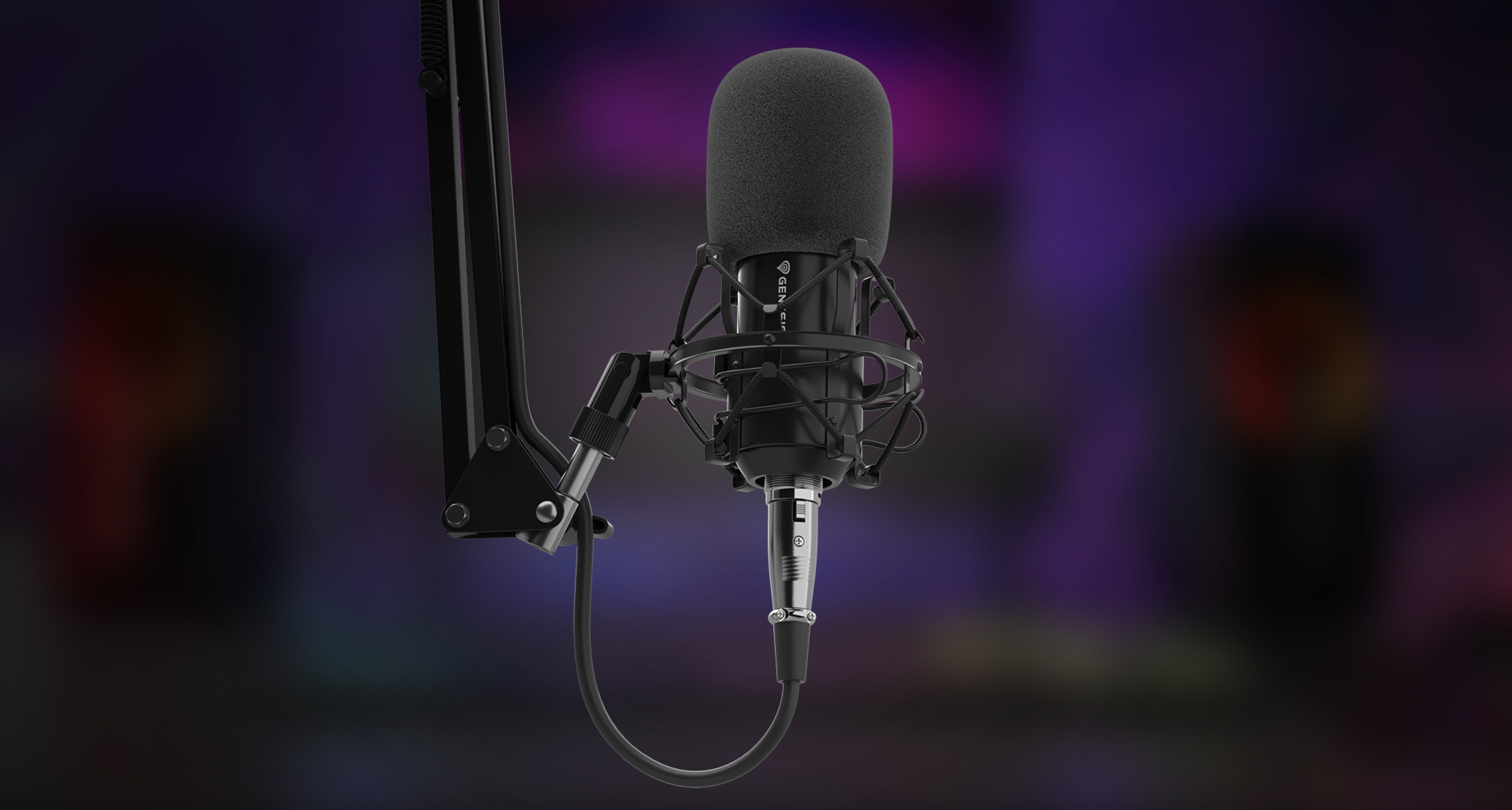 Професионален микрофон, монтиран на регулируемо рамо, с поп филтър и XLR връзка за студийна употреба